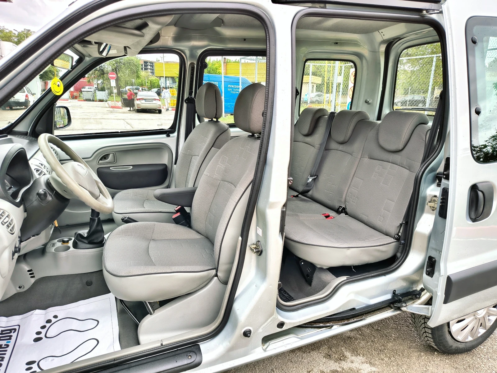 Renault Kangoo 1.5dci * клима* , снимка 10 - Автомобили и джипове - 54554732