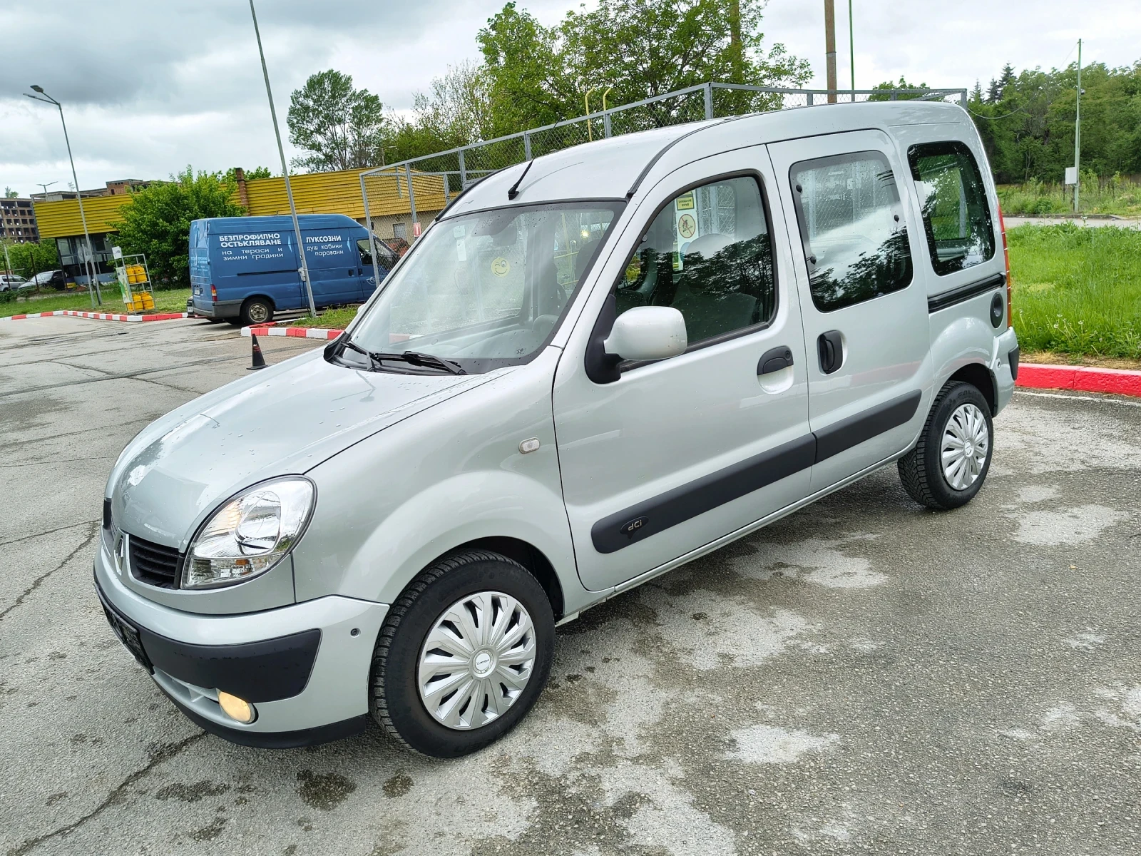Renault Kangoo 1.5dci * клима* , снимка 8 - Автомобили и джипове - 54554732