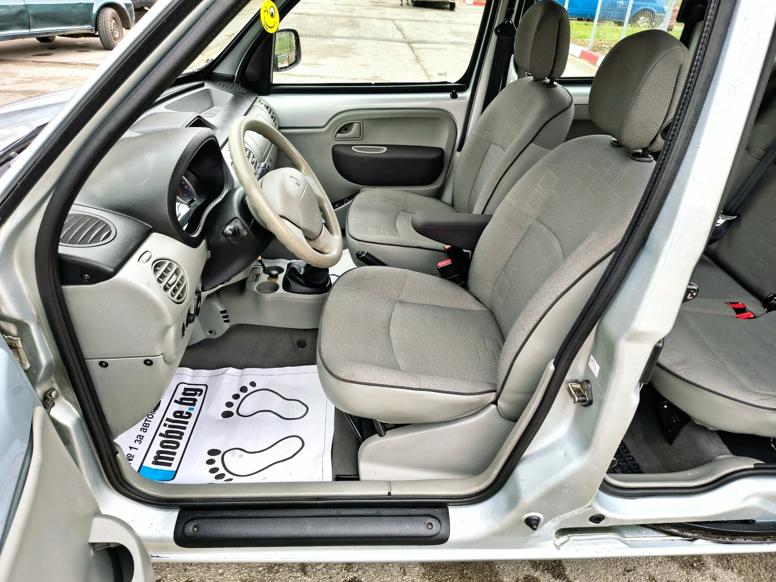 Renault Kangoo 1.5dci * клима* , снимка 9 - Автомобили и джипове - 54554732