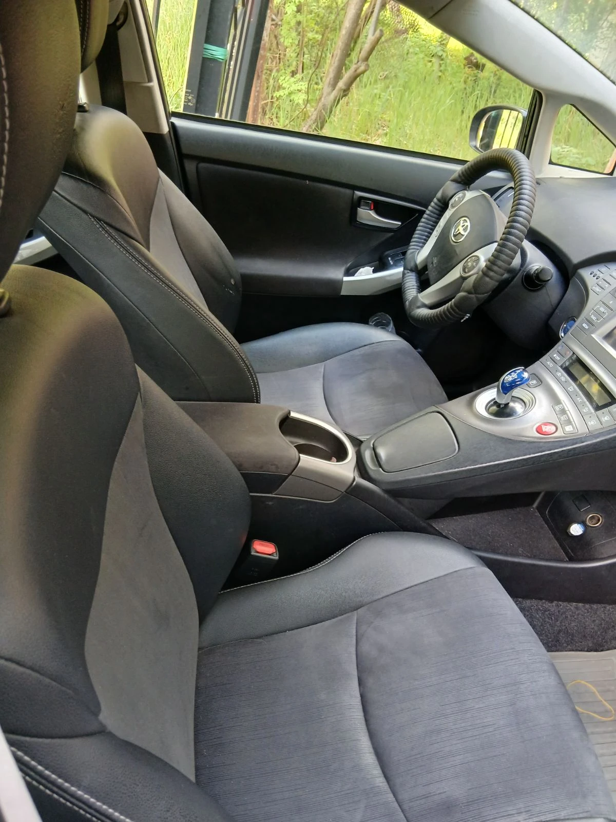Toyota Prius 2016, снимка 9 - Автомобили и джипове - 54627747