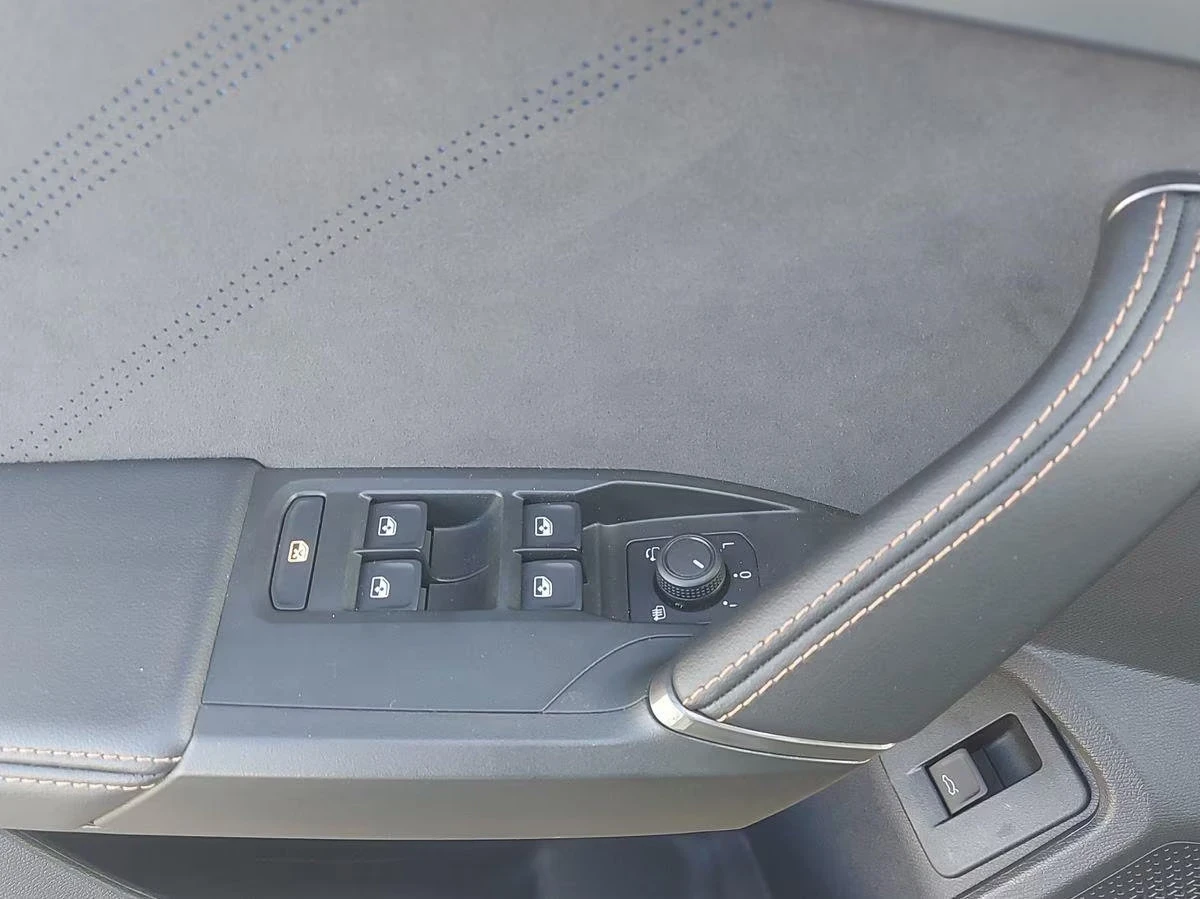 Cupra Formentor 2.0TSI/333HP/VZ/4DRIVE/DSG/AHK/360/CPLAY/388q, снимка 11 - Автомобили и джипове - 54832944