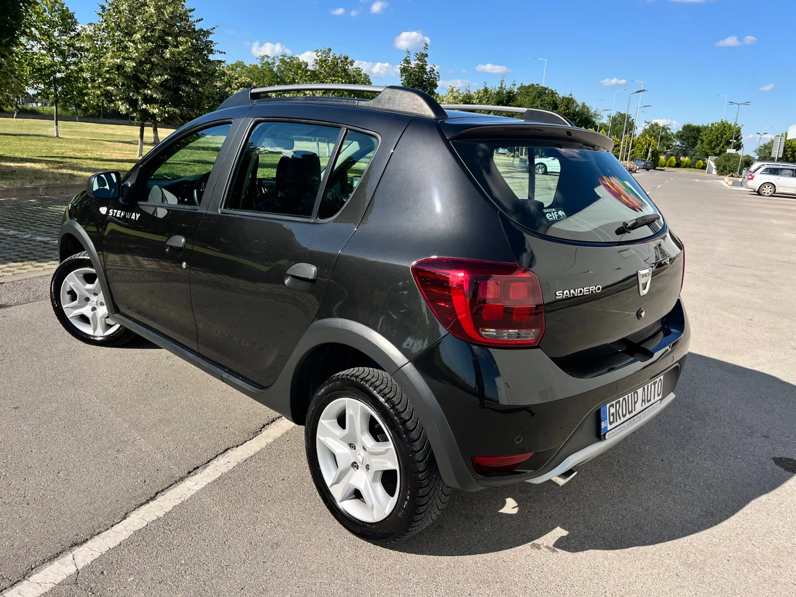 Dacia Sandero 1.5D-STEPWAY/КАМЕРА/НАВИГАЦИЯ/КОЖА/LED!!!, снимка 5 - Автомобили и джипове - 54981502