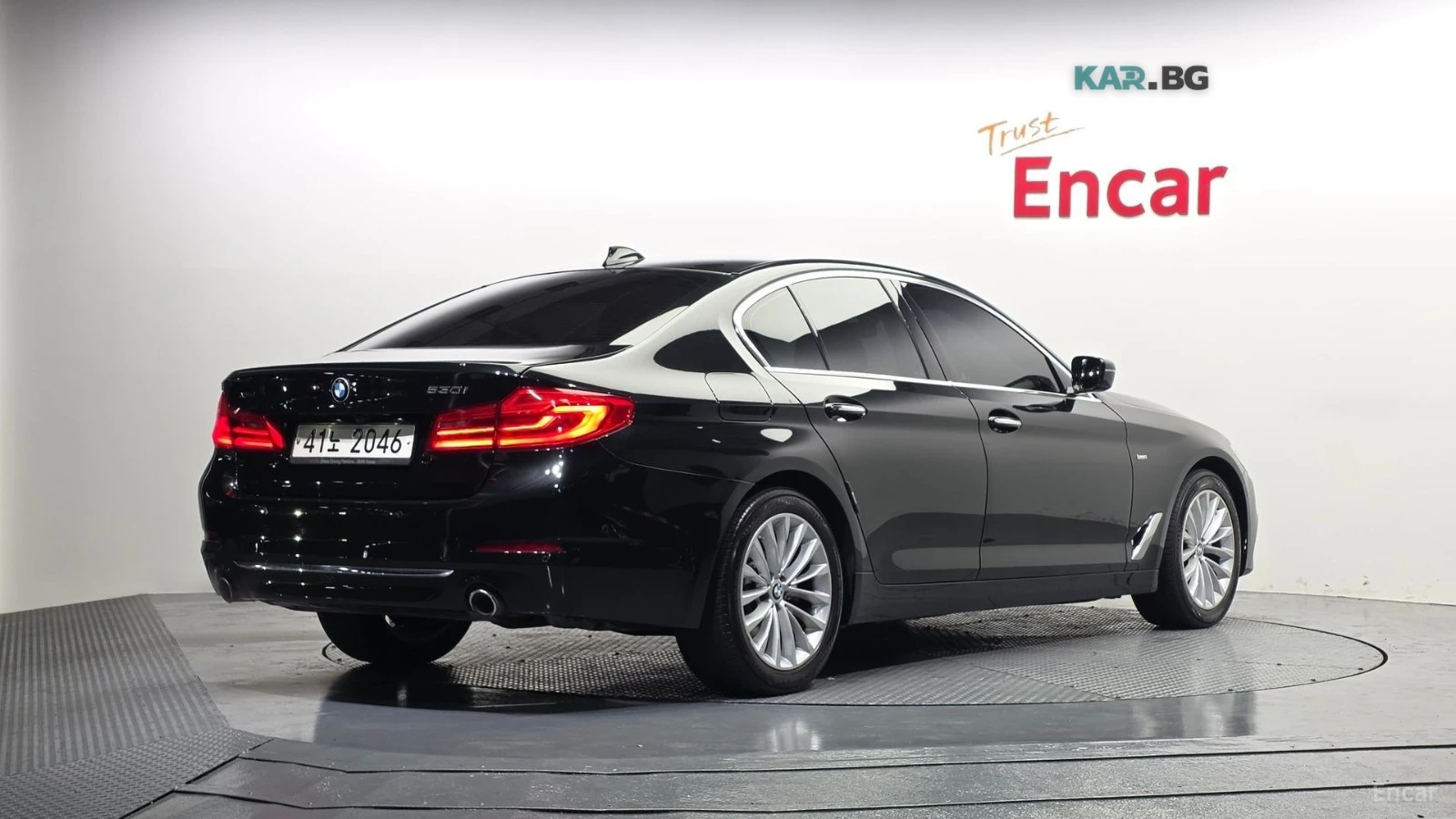 BMW 530 * Luxury* ПОДГРЕВ* ОБДУХВАНЕ* ШИБИДАХ* HUD* KAMERA, снимка 2 - Автомобили и джипове - 55220101