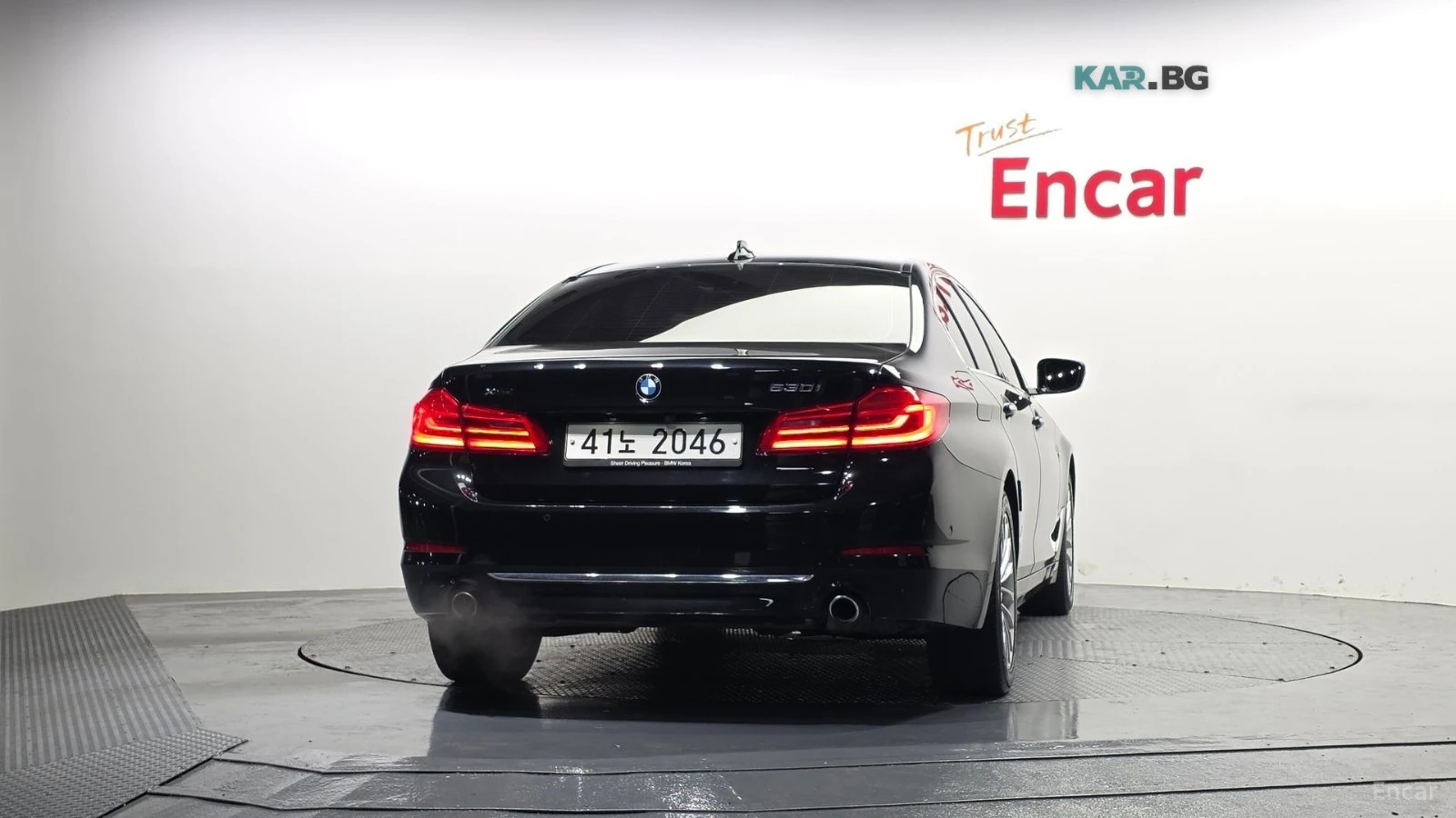 BMW 530 * Luxury* ПОДГРЕВ* ОБДУХВАНЕ* ШИБИДАХ* HUD* KAMERA, снимка 4 - Автомобили и джипове - 55220101