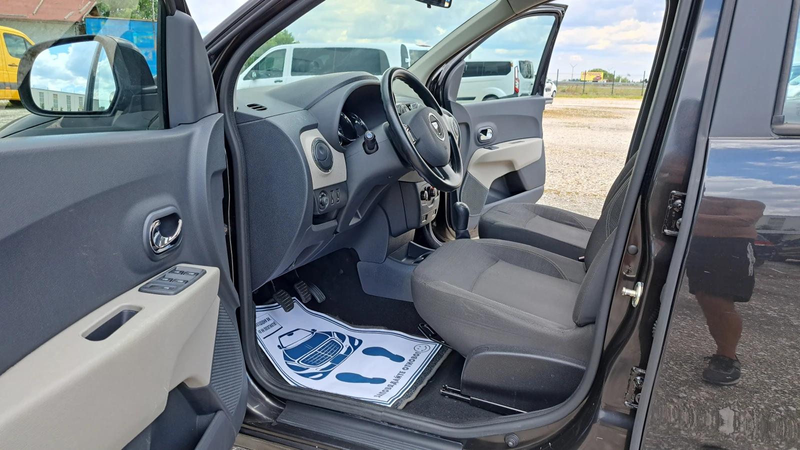 Dacia Lodgy 1.5DCI-КЛИМАТИК/EURO5, снимка 9 - Автомобили и джипове - 55270250