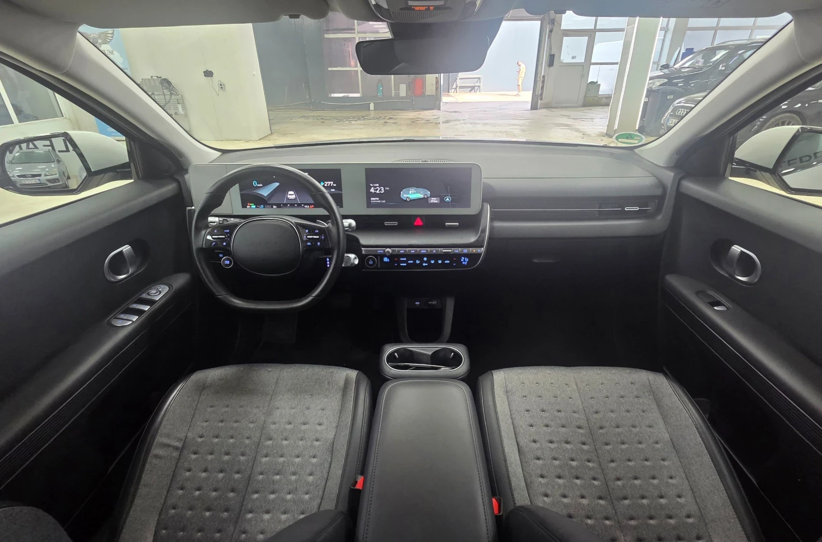 Hyundai Ioniq 5 SOH100%/СЕРВИЗНА КНИЖКА, снимка 14 - Автомобили и джипове - 55657291