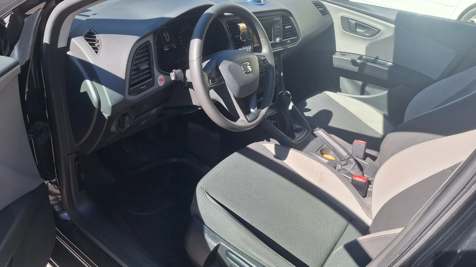 Seat Leon 1.2, снимка 5 - Автомобили и джипове - 56346809