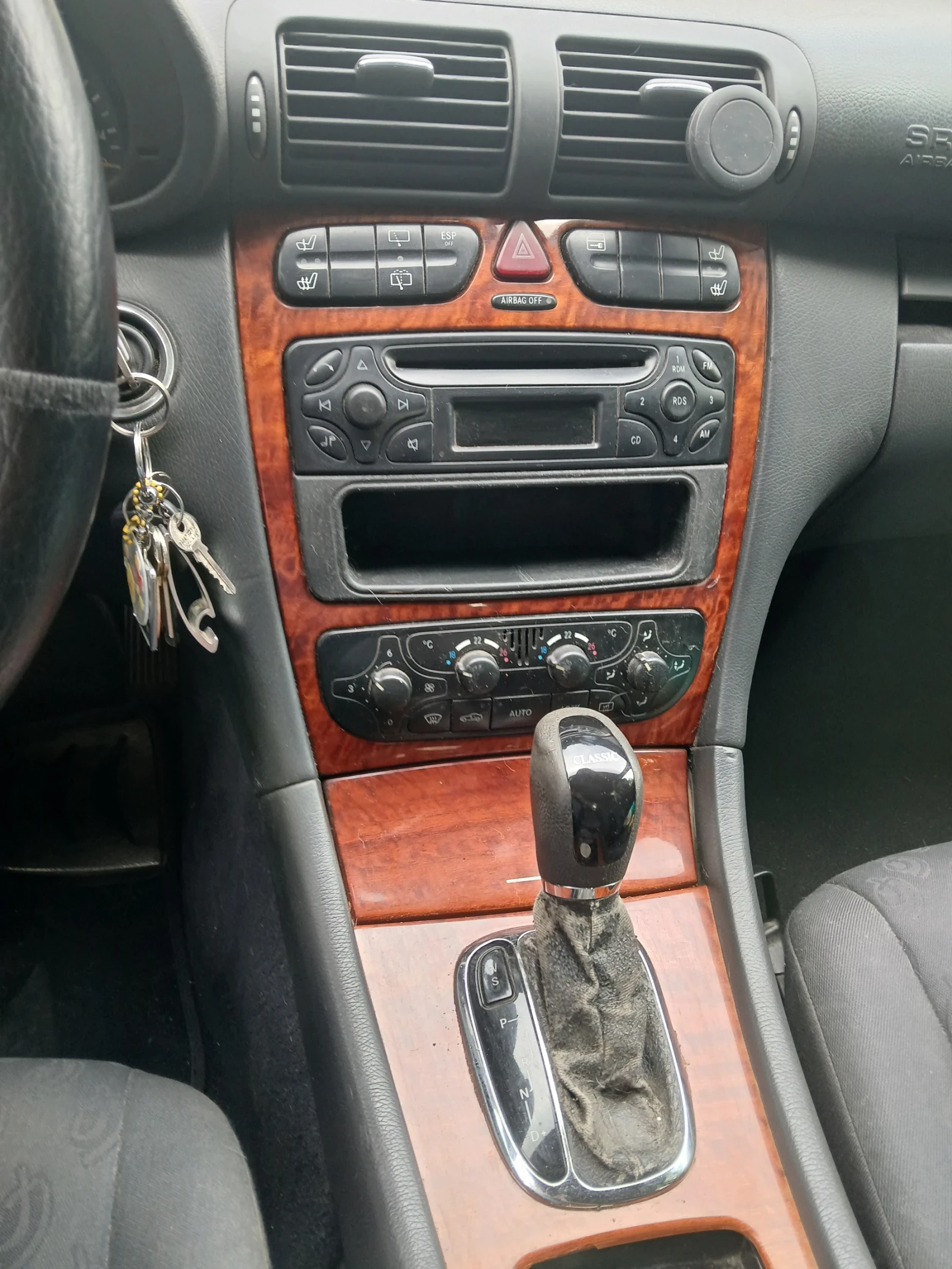 Mercedes-Benz C 200, снимка 15 - Автомобили и джипове - 56442799