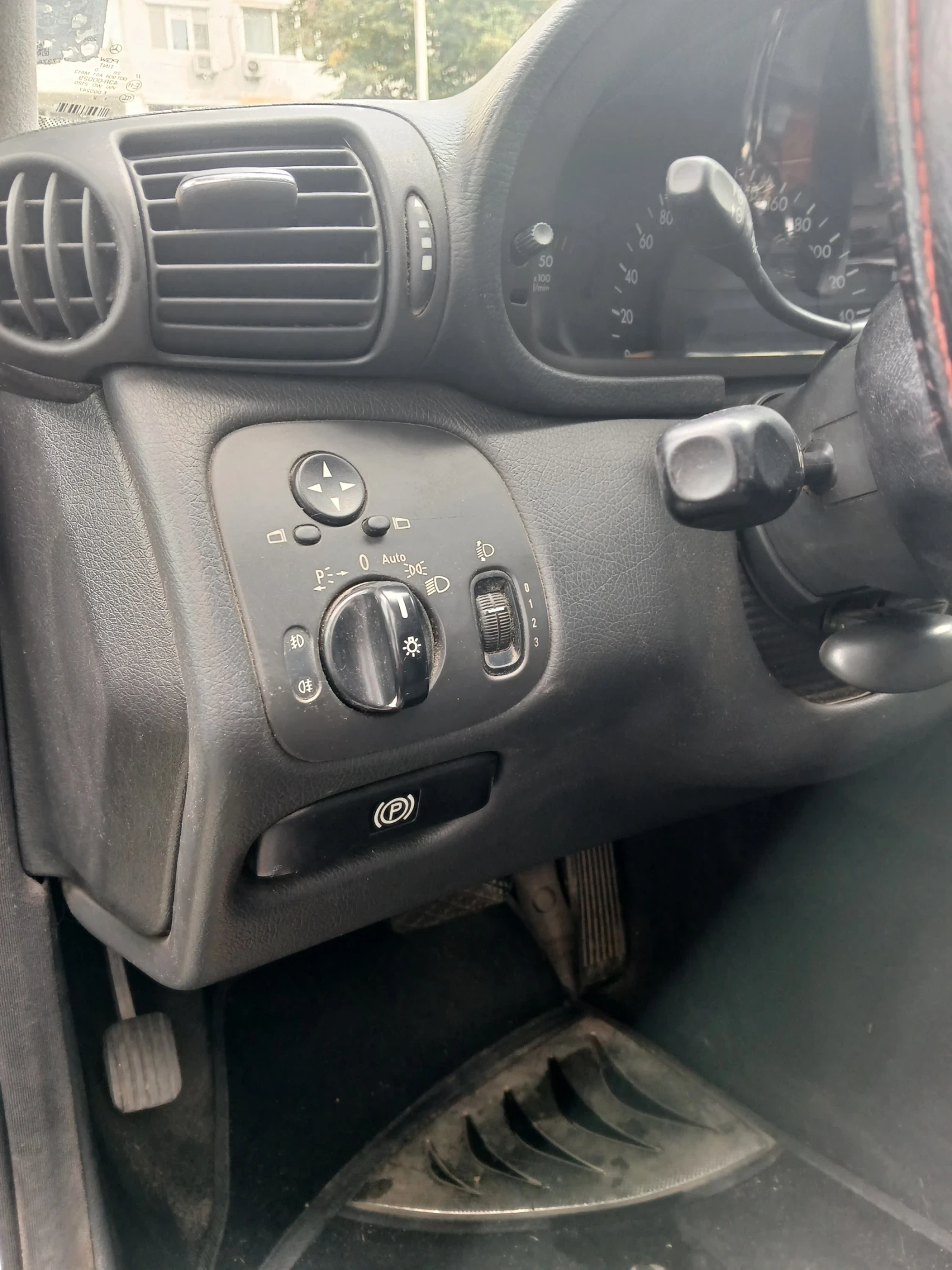 Mercedes-Benz C 200, снимка 14 - Автомобили и джипове - 56442799