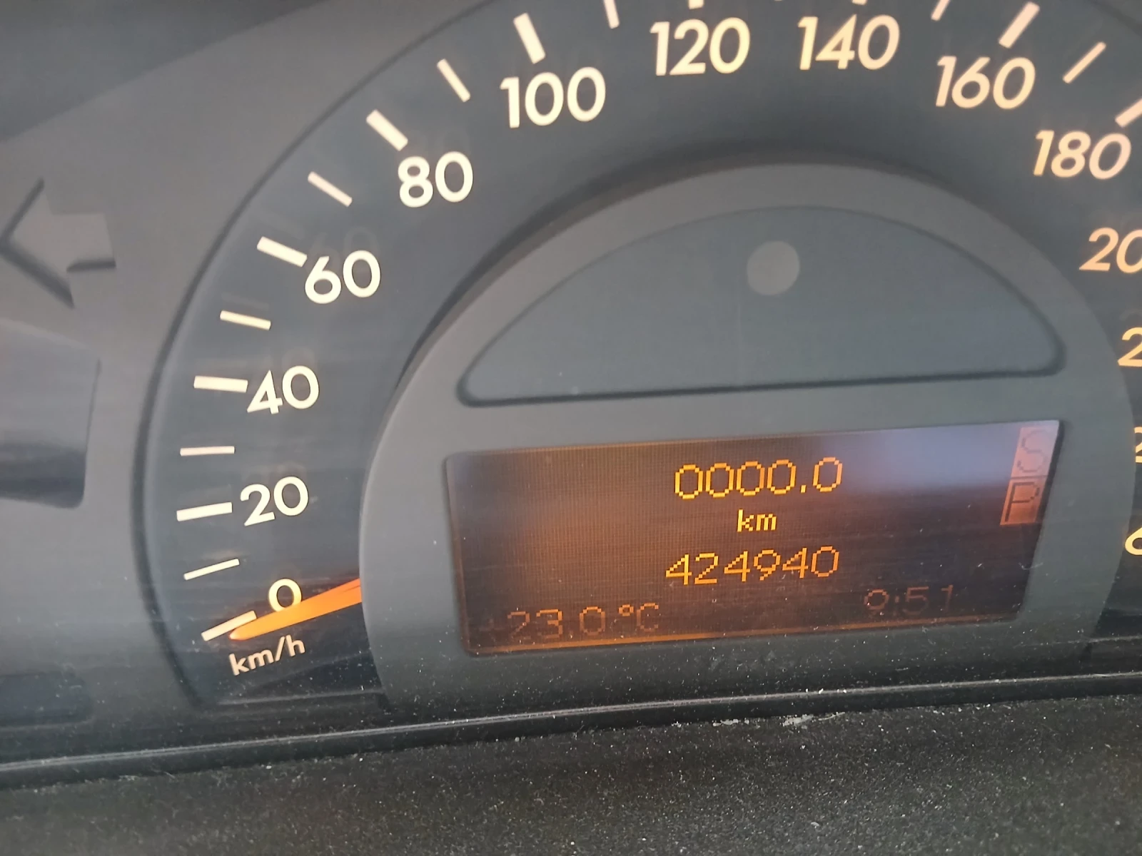 Mercedes-Benz C 200, снимка 10 - Автомобили и джипове - 56442799