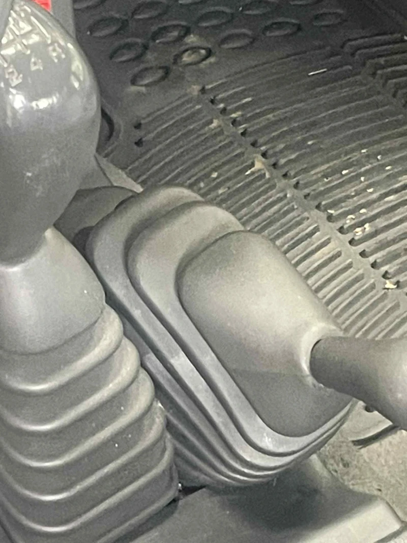 Mitsubishi L200 2.5, снимка 4 - Автомобили и джипове - 52391937