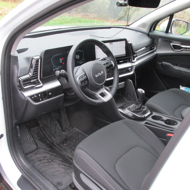 Kia Sportage 1.6T, снимка 4 - Автомобили и джипове - 52490701