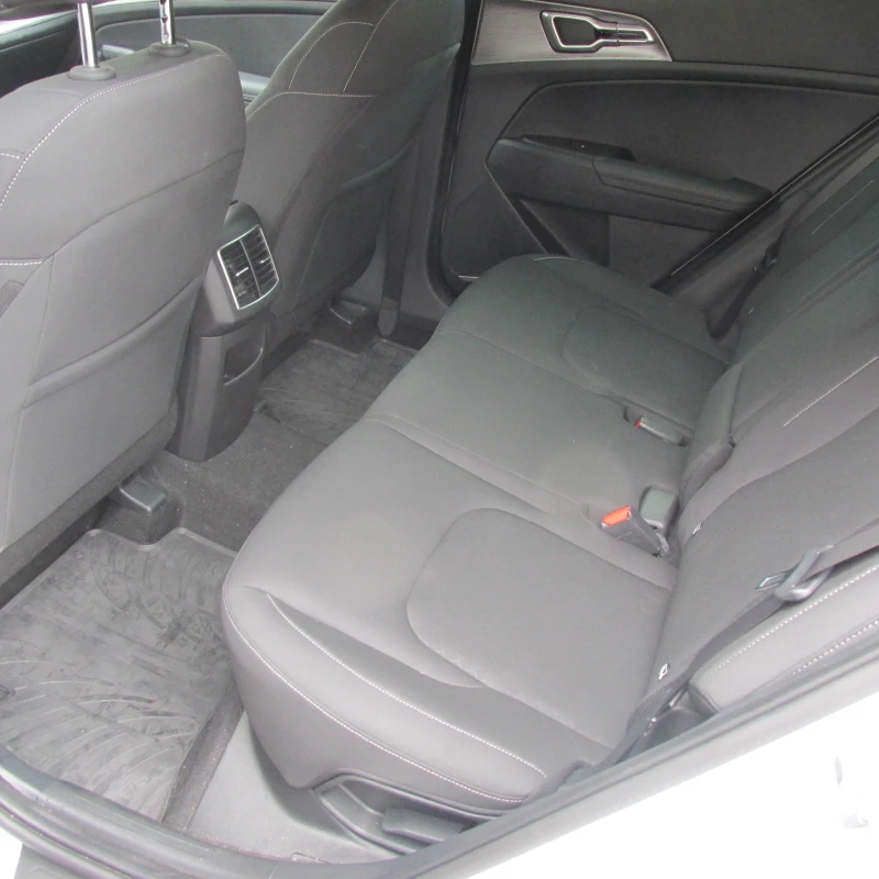 Kia Sportage 1.6T, снимка 7 - Автомобили и джипове - 52490701