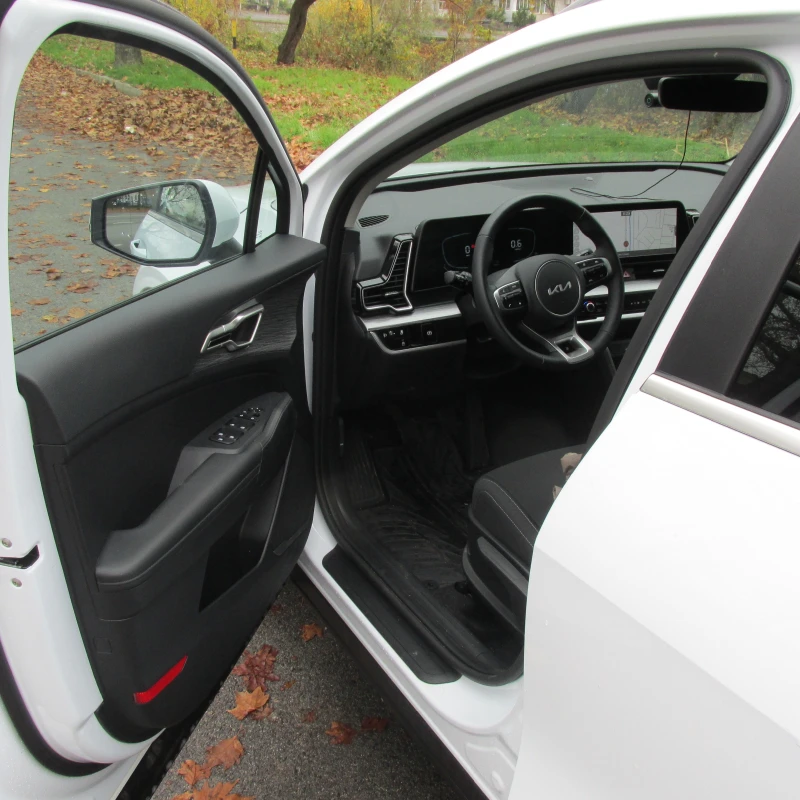 Kia Sportage 1.6T, снимка 9 - Автомобили и джипове - 52490701
