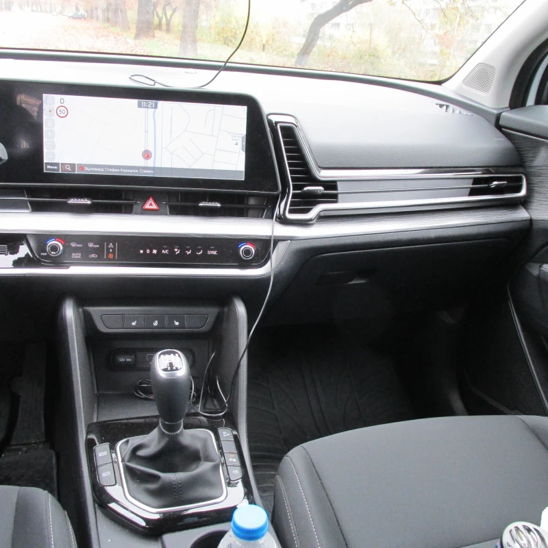 Kia Sportage 1.6T, снимка 10 - Автомобили и джипове - 52490701