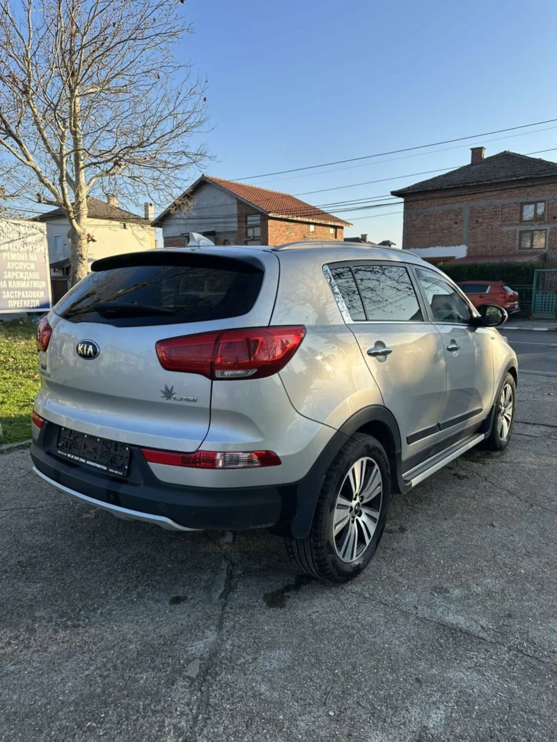 Kia Sportage, снимка 4 - Автомобили и джипове - 52752012