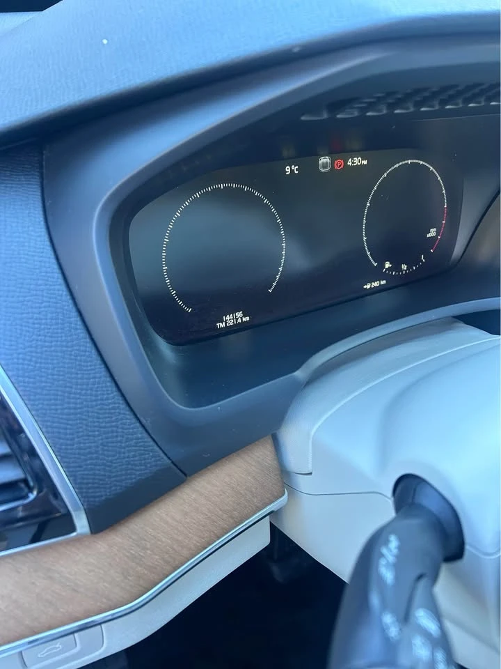 Volvo Xc90 АвтоКредит, снимка 4 - Автомобили и джипове - 56720993