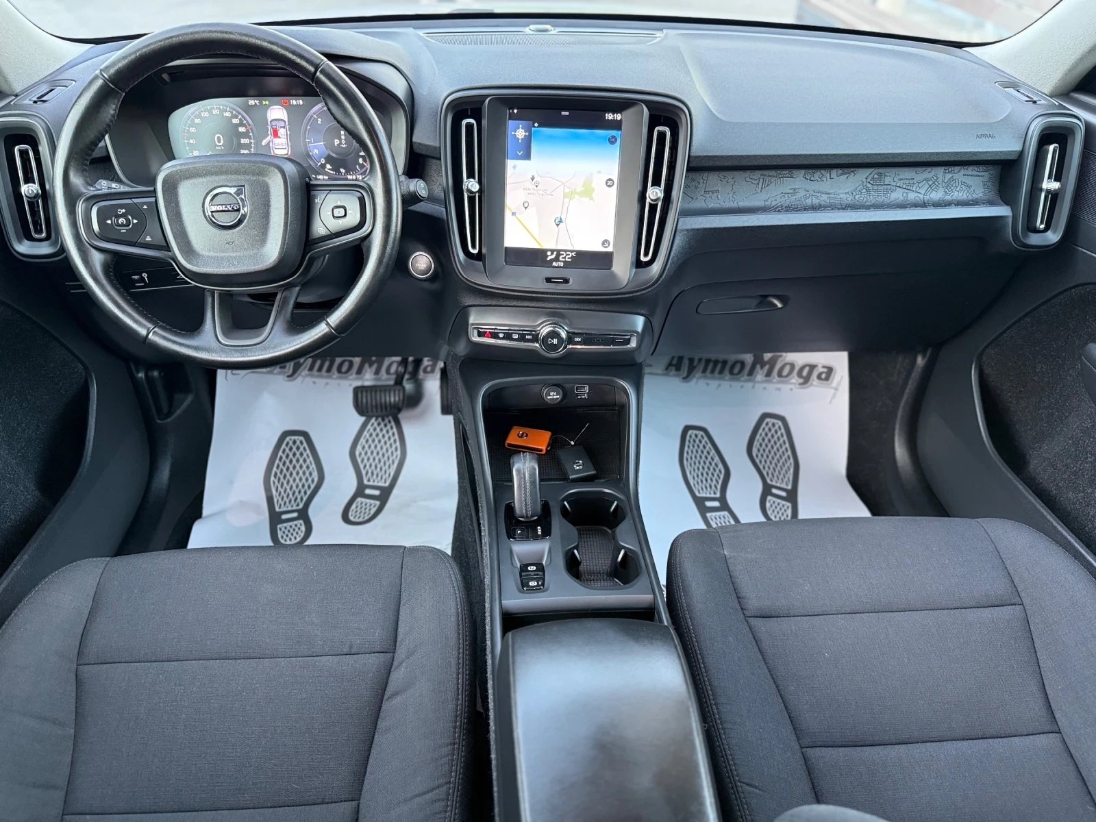 Volvo XC40 2.0 AVTOMAT LED - изображение 7