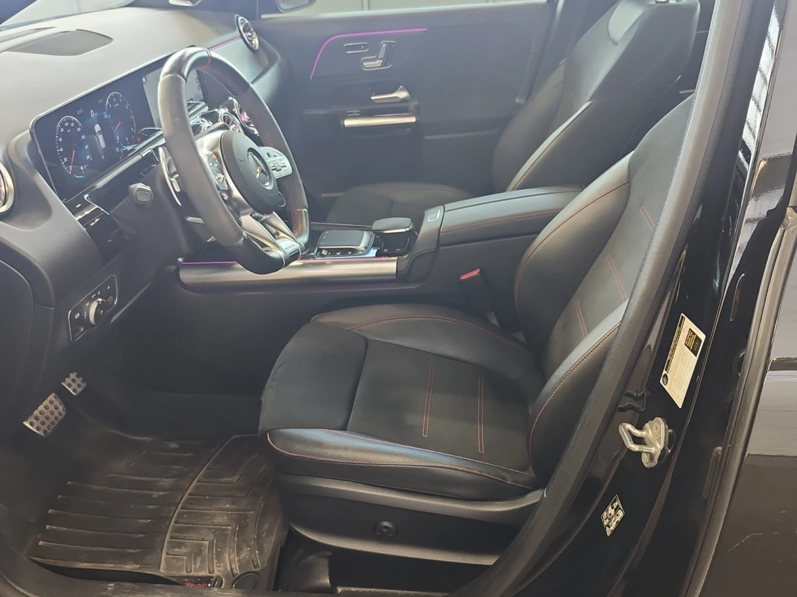 Mercedes-Benz GLA * AMG GLA 35 * АВТОКРЕДИТ* * ЦЕНА ДО БЪЛГАРИЯ*  - изображение 4