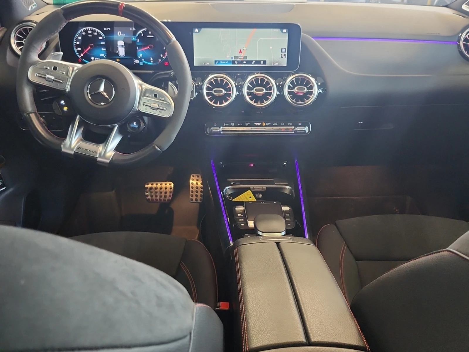 Mercedes-Benz GLA * AMG GLA 35 * АВТОКРЕДИТ* * ЦЕНА ДО БЪЛГАРИЯ*  - изображение 5