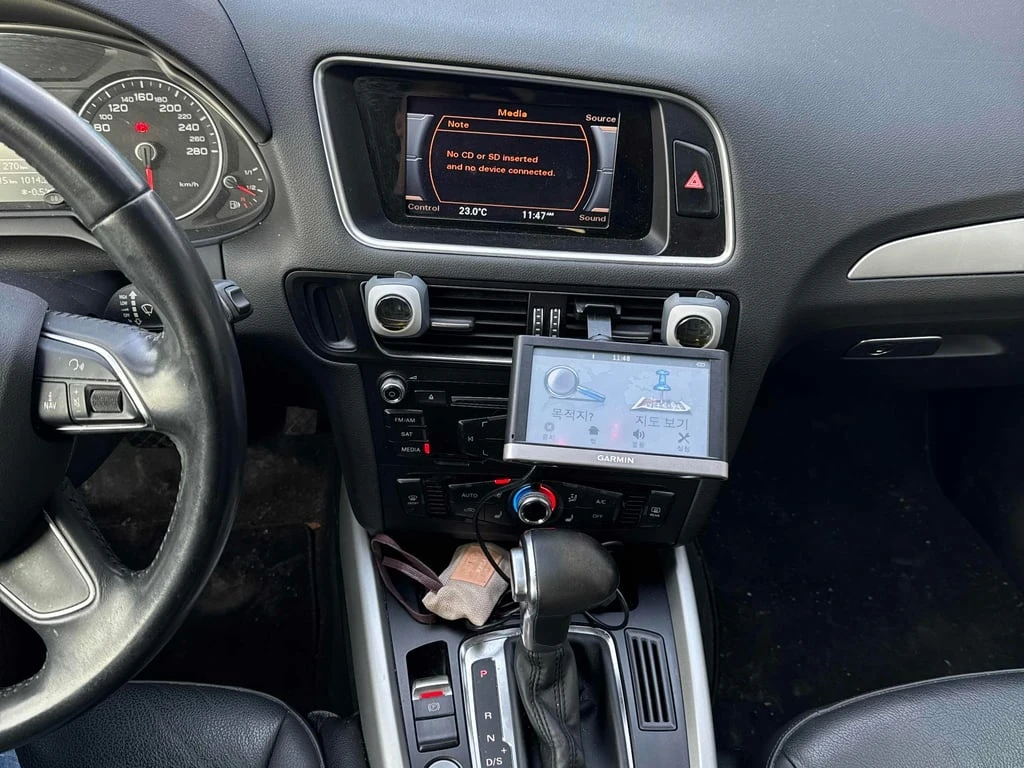 Audi Q5 * 2.0T Komfort * CARFAX * БЕЗ ПЪРВОНАЧАЛНА ВНОСКА - изображение 9