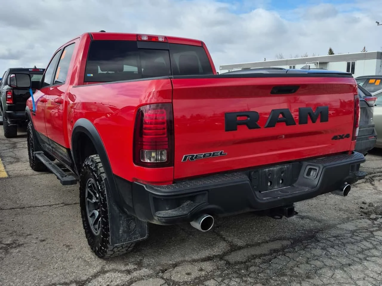 Dodge RAM 1500 * REBEL CREW CAB SHORT BED * , снимка 4 - Автомобили и джипове - 54078868