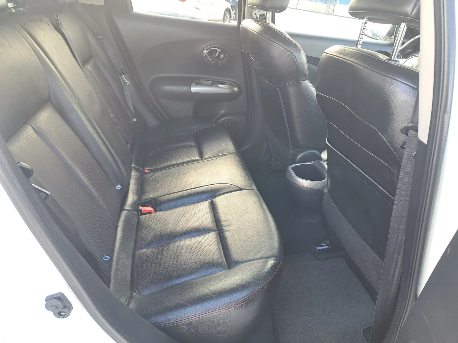 Nissan Juke 1.6 КОЖА/НАВИГАЦИЯ, снимка 11 - Автомобили и джипове - 54362290