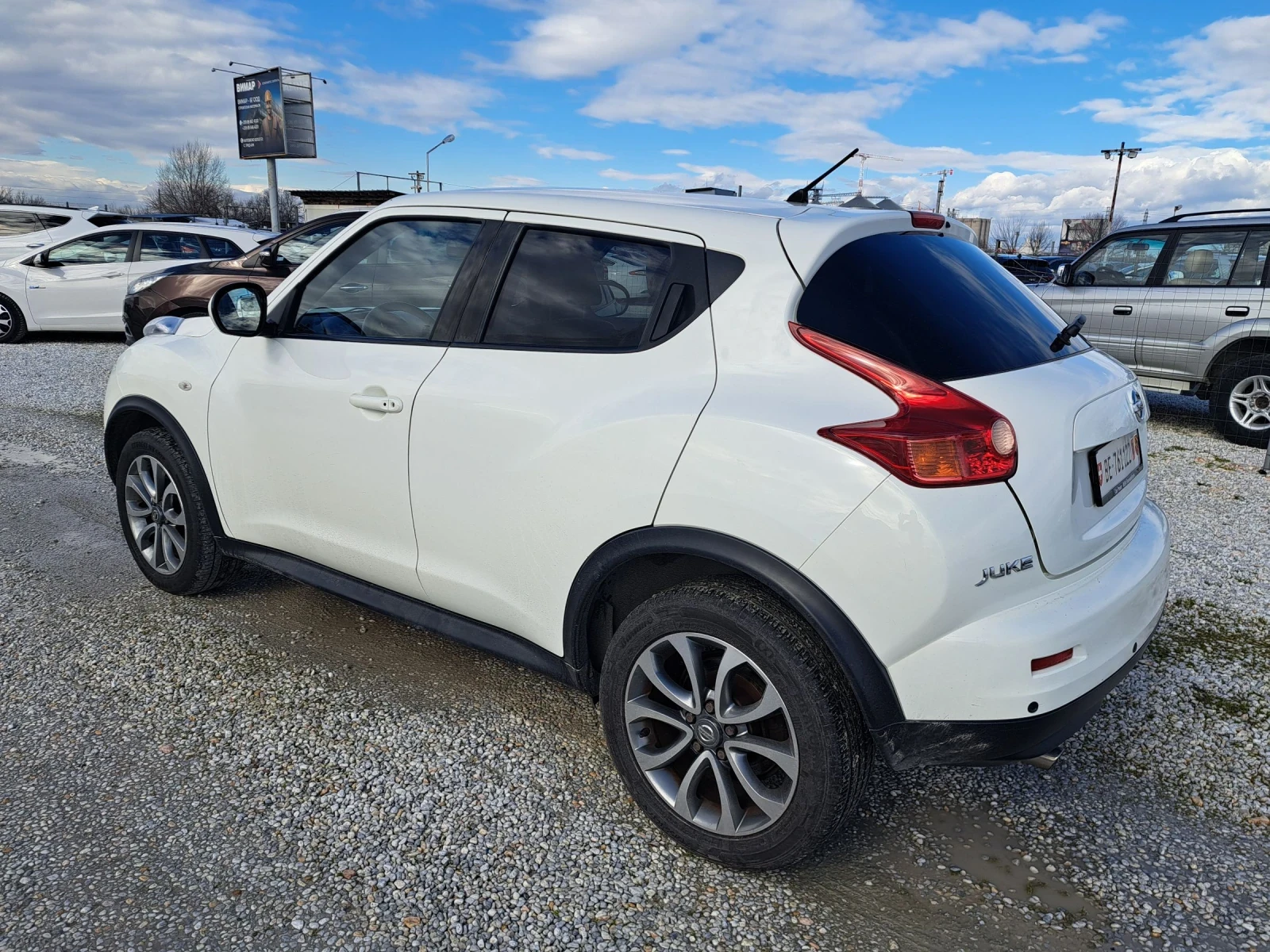 Nissan Juke 1.6 КОЖА/НАВИГАЦИЯ, снимка 5 - Автомобили и джипове - 54362290