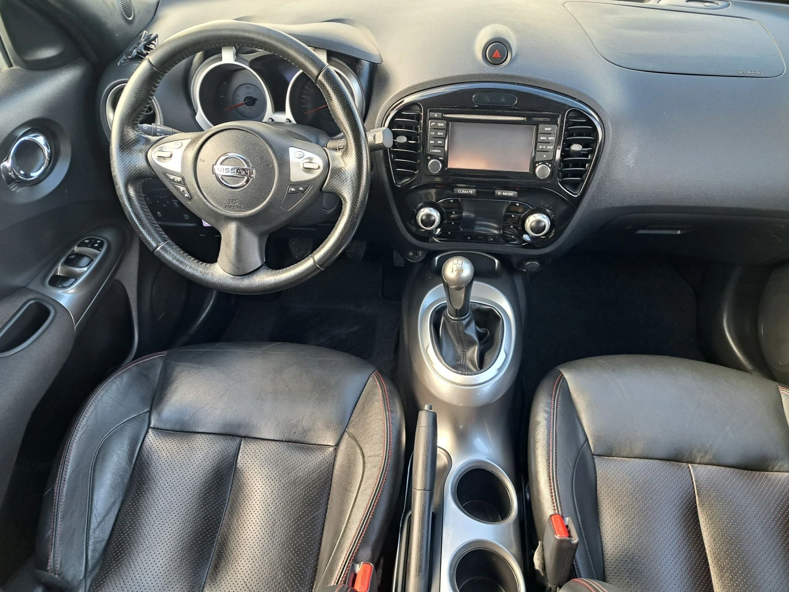 Nissan Juke 1.6 КОЖА/НАВИГАЦИЯ, снимка 13 - Автомобили и джипове - 54362290