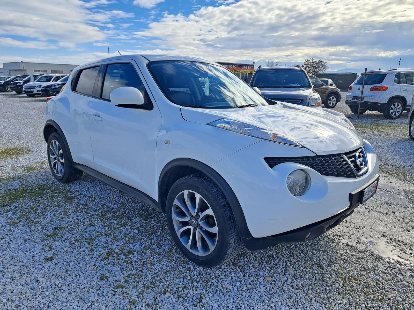 Nissan Juke 1.6 КОЖА/НАВИГАЦИЯ, снимка 3 - Автомобили и джипове - 54362290