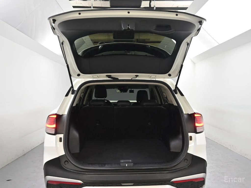 Kia Sportage 1.6T Trendy 4x4* HARMAN KARDON* ПОДГРЕВ* КАМЕРА* , снимка 17 - Автомобили и джипове - 54748986