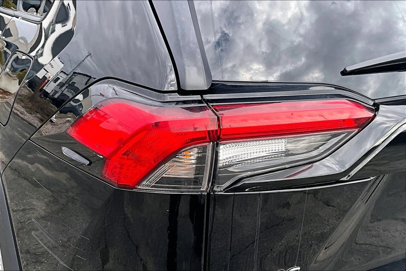 Toyota Rav4 LE AWD, снимка 4 - Автомобили и джипове - 54875320