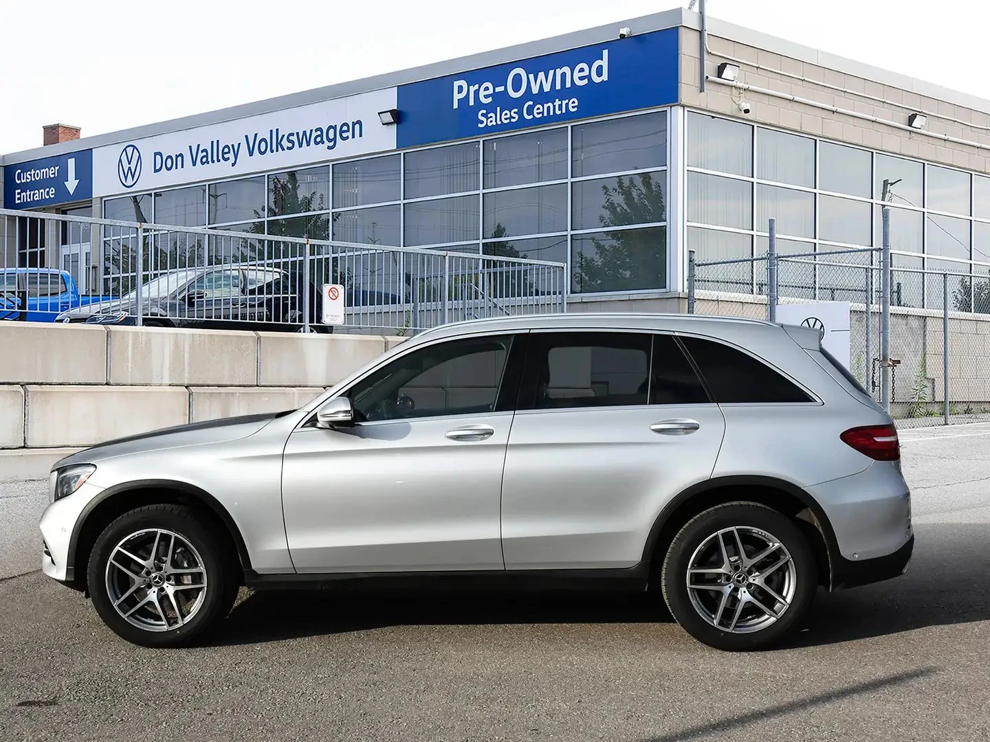 Mercedes-Benz GLC 300 ЦЕНА ДО БЪЛГАРИЯ РЕГИСТРАЦИЯ & АВТОКРЕДИТ, снимка 2 - Автомобили и джипове - 55187941