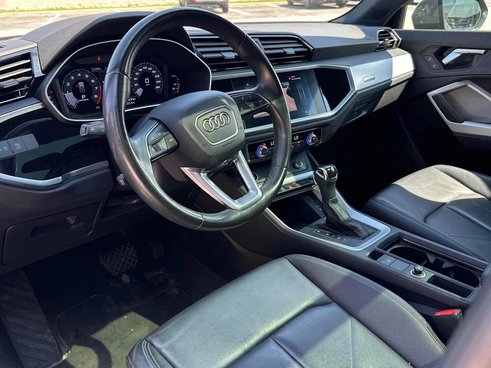 Audi Q3 * Komfort 45 TFSI quattro * CARFAX * ОПЦИЯ ЗА ФИНА, снимка 5 - Автомобили и джипове - 56156348