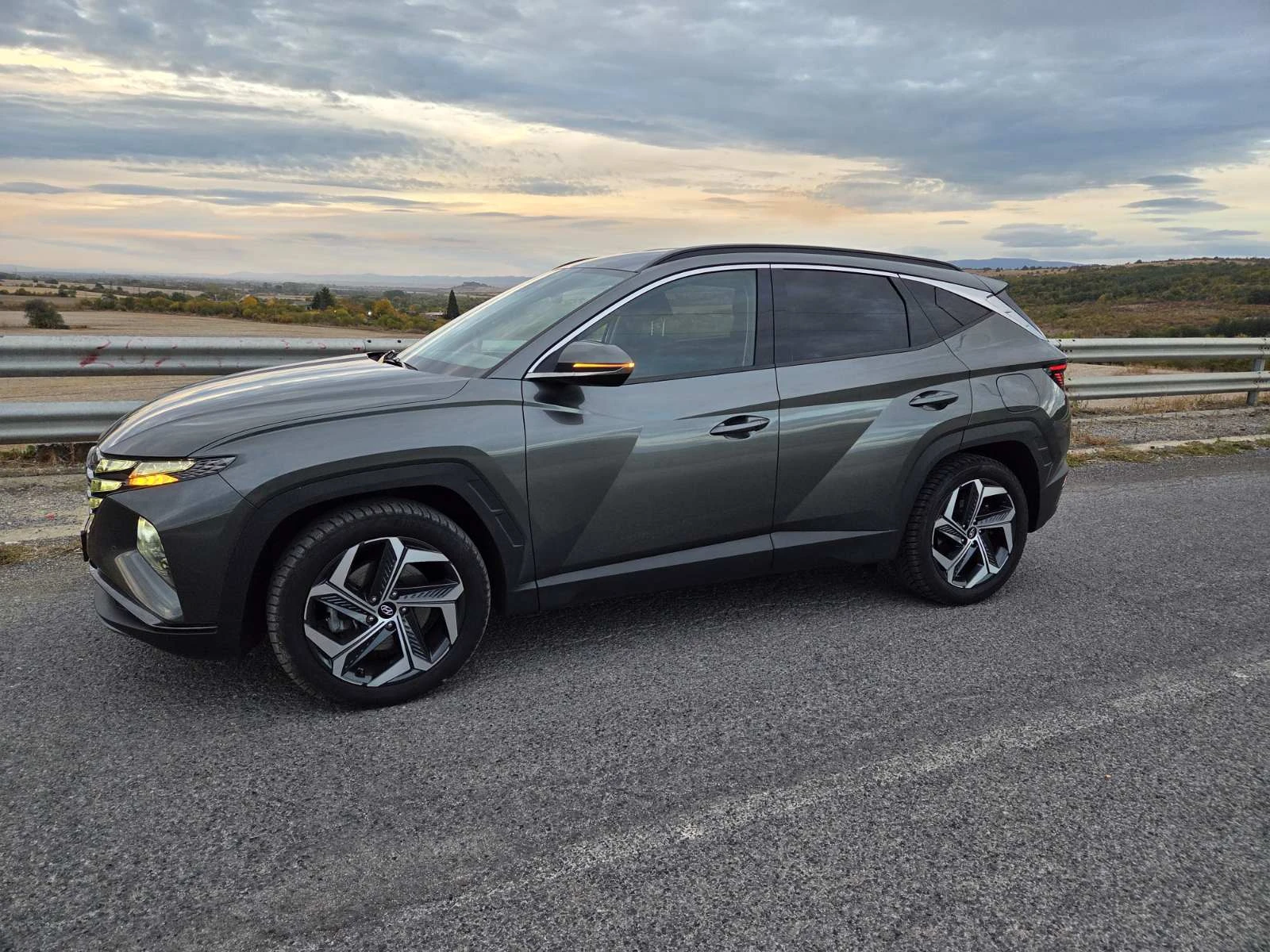 Hyundai Tucson, снимка 3 - Автомобили и джипове - 56433692