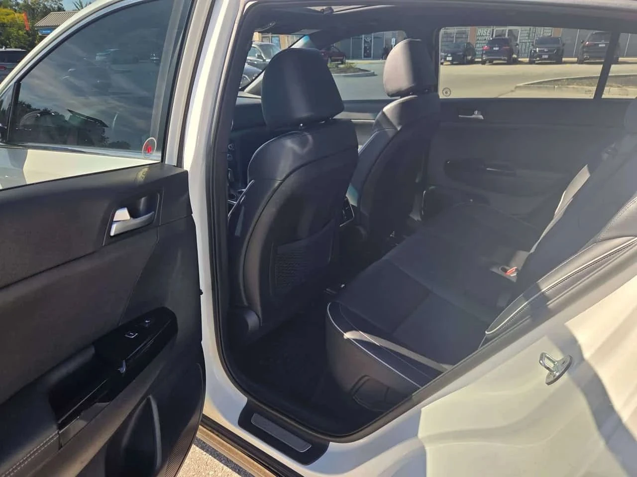 Kia Sportage, снимка 11 - Автомобили и джипове - 56689130