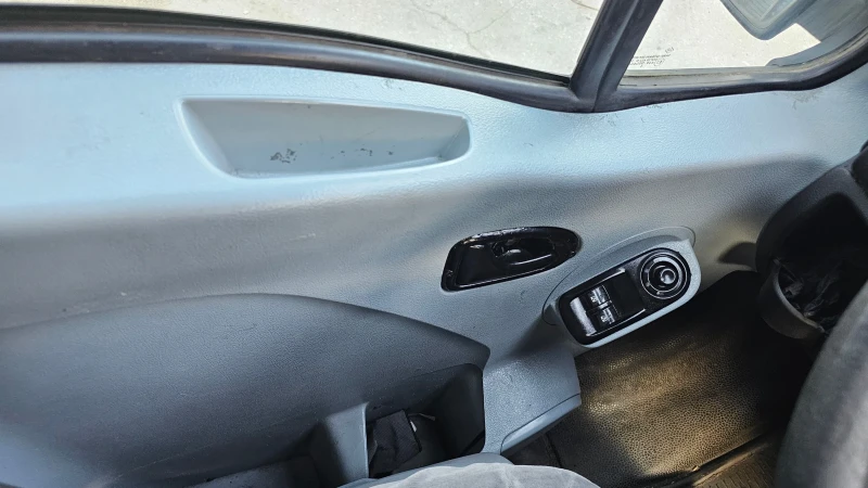 Renault Master 2.5 Td, снимка 7 - Бусове и автобуси - 50586416