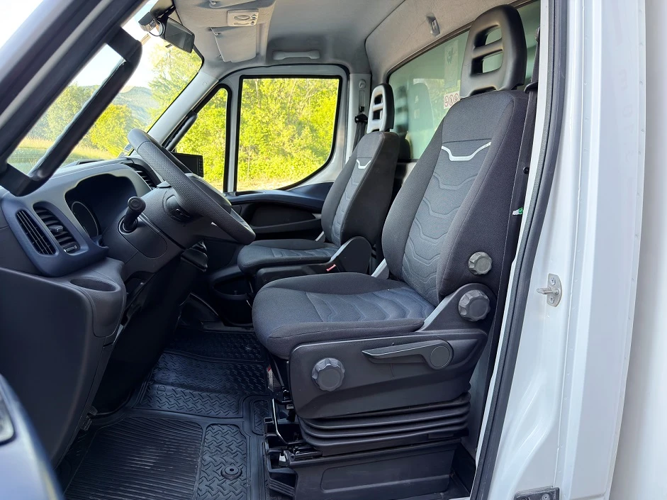 Iveco 35c15 HI-MATIC* ХЛАДИЛЕН-29* 4.30м* ТОК* КЛИМА* до 3.5т, снимка 10 - Бусове и автобуси - 54169771