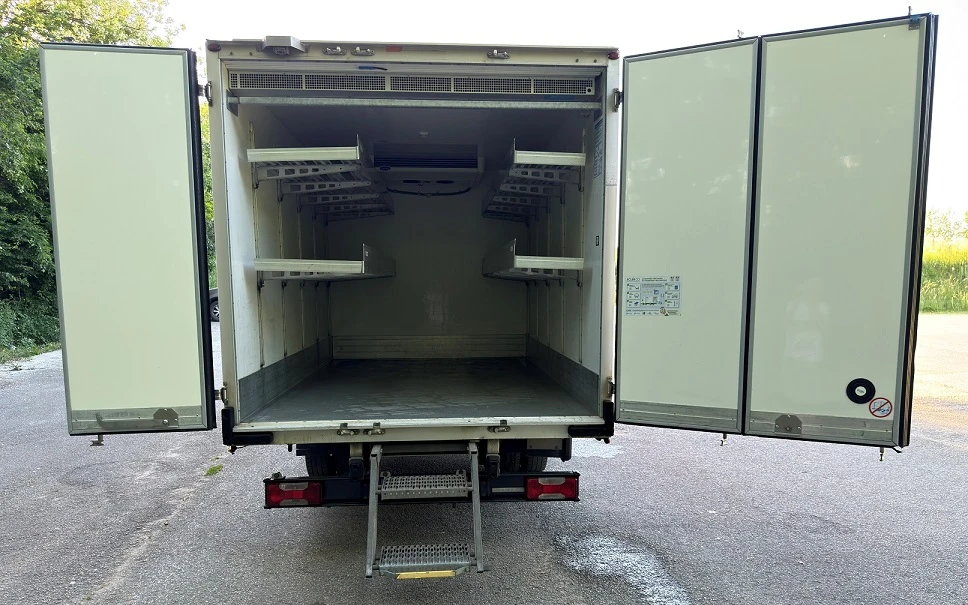 Iveco 35c15 HI-MATIC* ХЛАДИЛЕН-29* 4.30м* ТОК* КЛИМА* до 3.5т, снимка 6 - Бусове и автобуси - 54169771