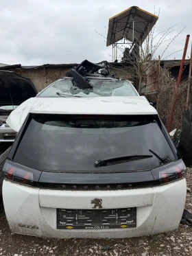 Peogeot2008 2021г заден капак без стопове, снимка 2