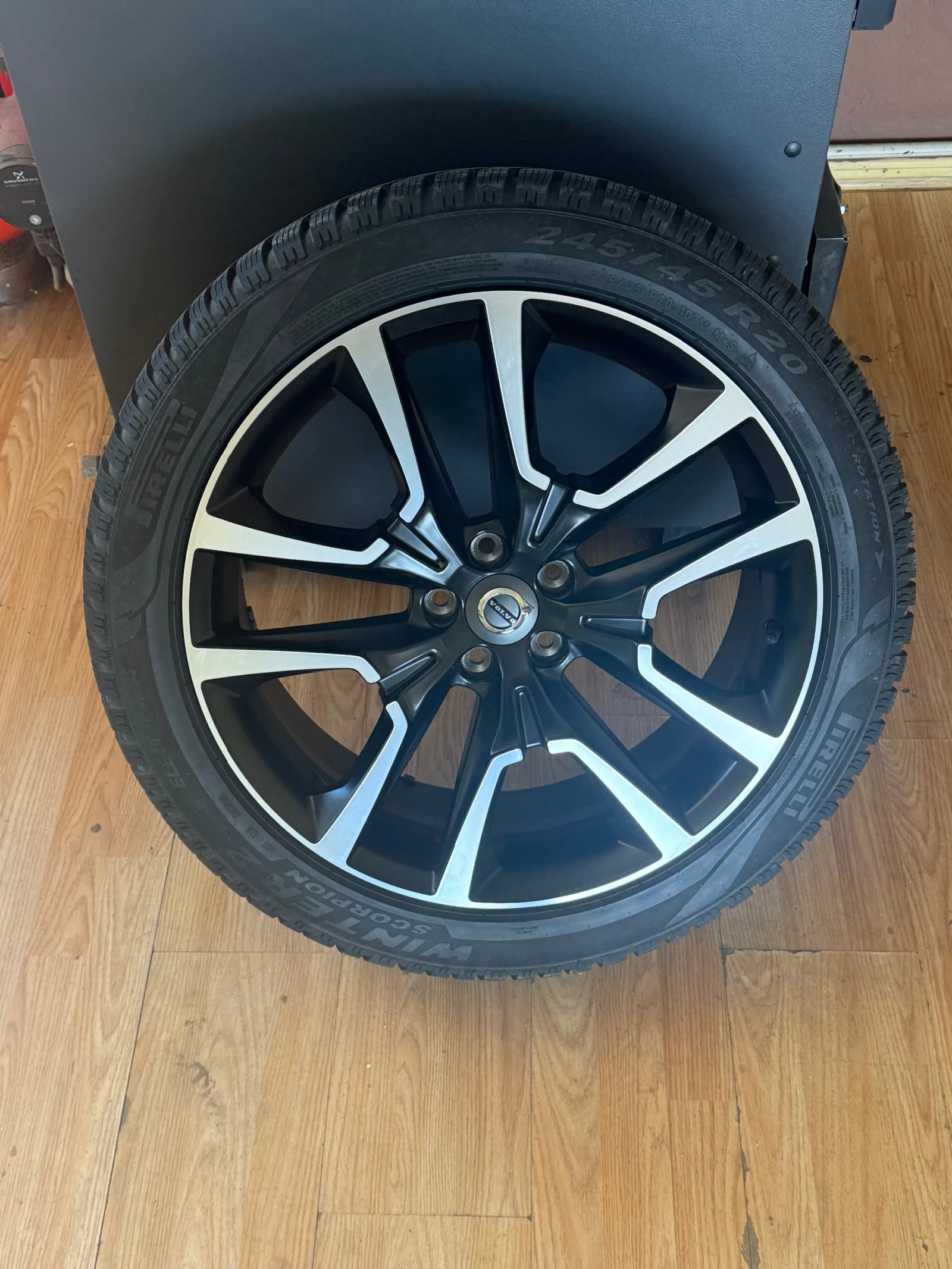 Джанти за Volvo, снимка 2 - Гуми и джанти - 55734939