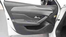 Peugeot 308 GT Панорама | Масаж | Памет | 7 900 кm, снимка 8