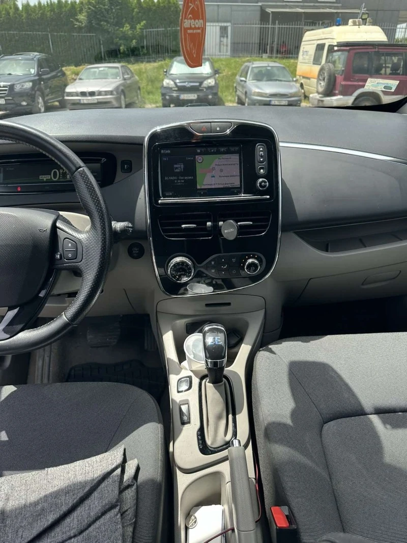 Renault Zoe, снимка 7 - Автомобили и джипове - 48032519