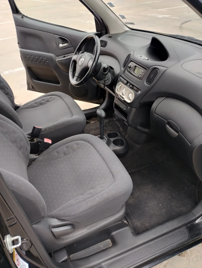 Toyota Yaris verso, снимка 9 - Автомобили и джипове - 47833256