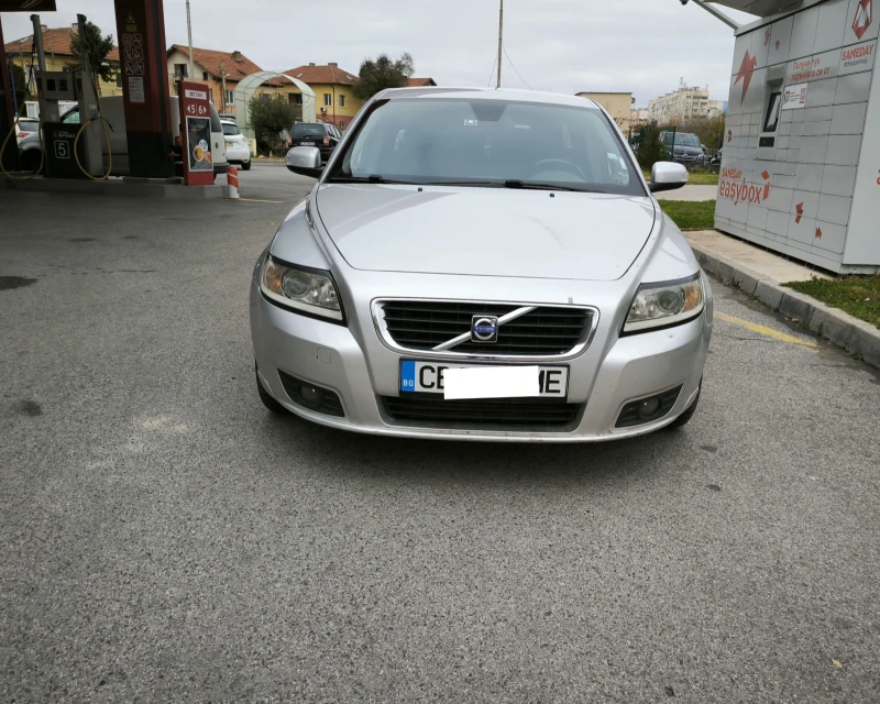 Volvo V50 2.0D Facelift, снимка 1 - Автомобили и джипове - 48127333