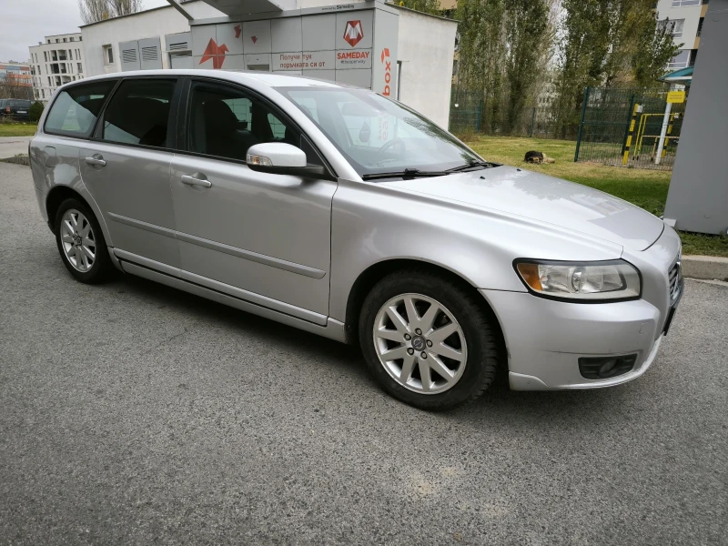 Volvo V50 2.0D Facelift, снимка 3 - Автомобили и джипове - 48127333