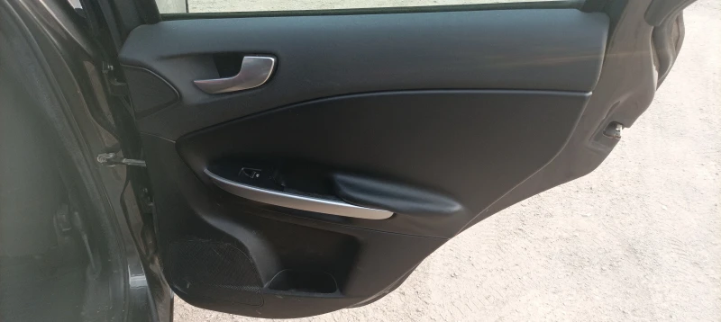 Alfa Romeo Giulietta, снимка 9 - Автомобили и джипове - 48830399