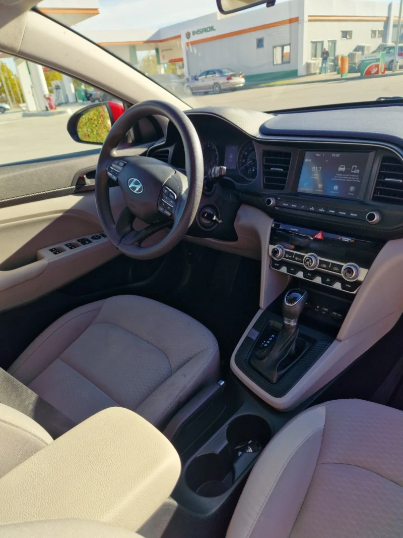 Hyundai Elantra, снимка 9 - Автомобили и джипове - 52473283