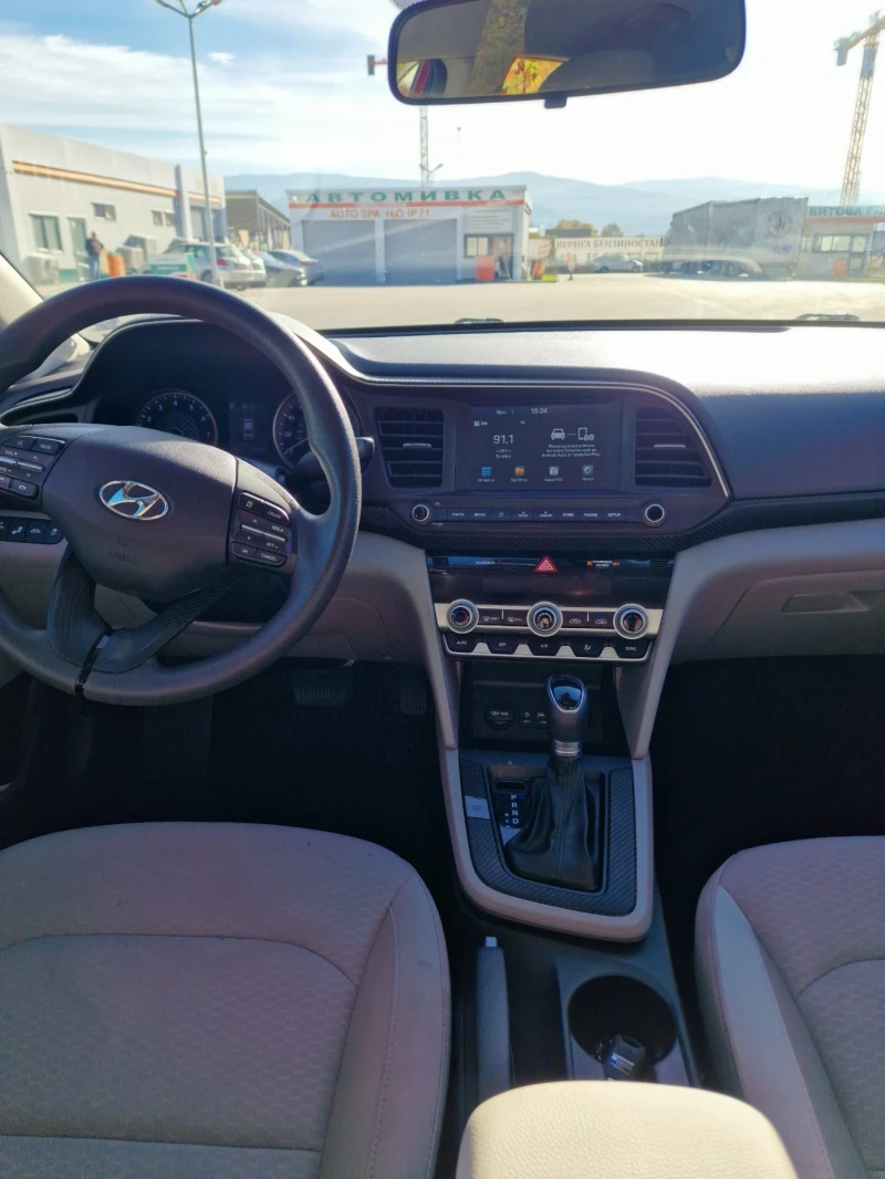Hyundai Elantra, снимка 5 - Автомобили и джипове - 52473283