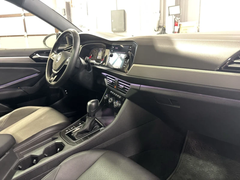 VW Jetta Highline FWD* АвтоКредит* (Цена до БГ) , снимка 12 - Автомобили и джипове - 53448289